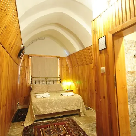 Elvan Cave House