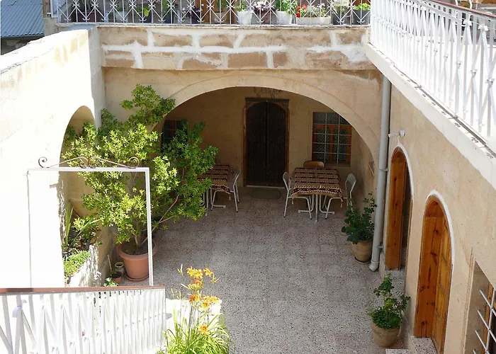 Отель Elvan Cave House 3*